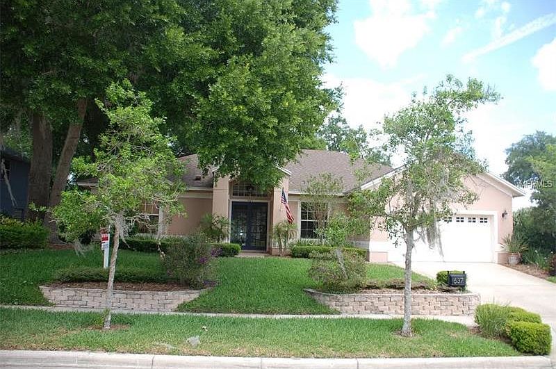 1st image of 637 Caledonia Pl