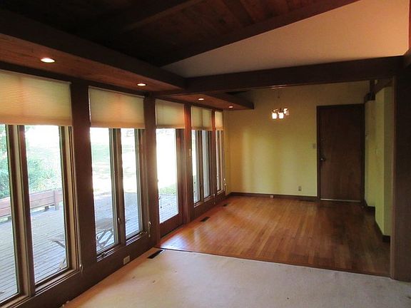 4th image of 413 Fairmont Dr