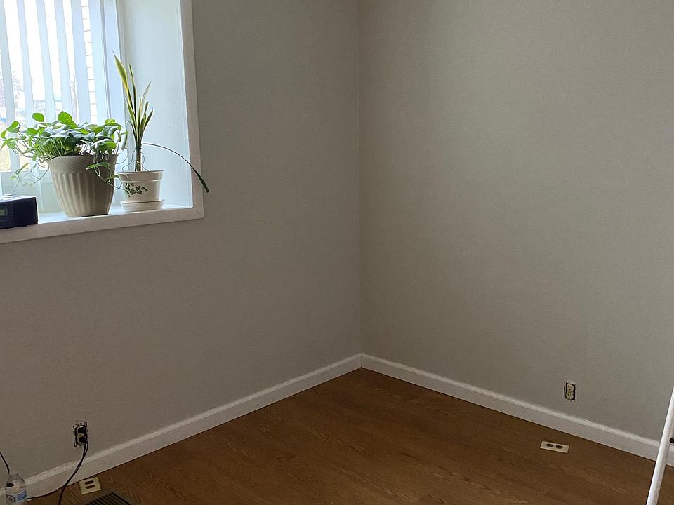 1st image of 605 N Red Bud Trl #8