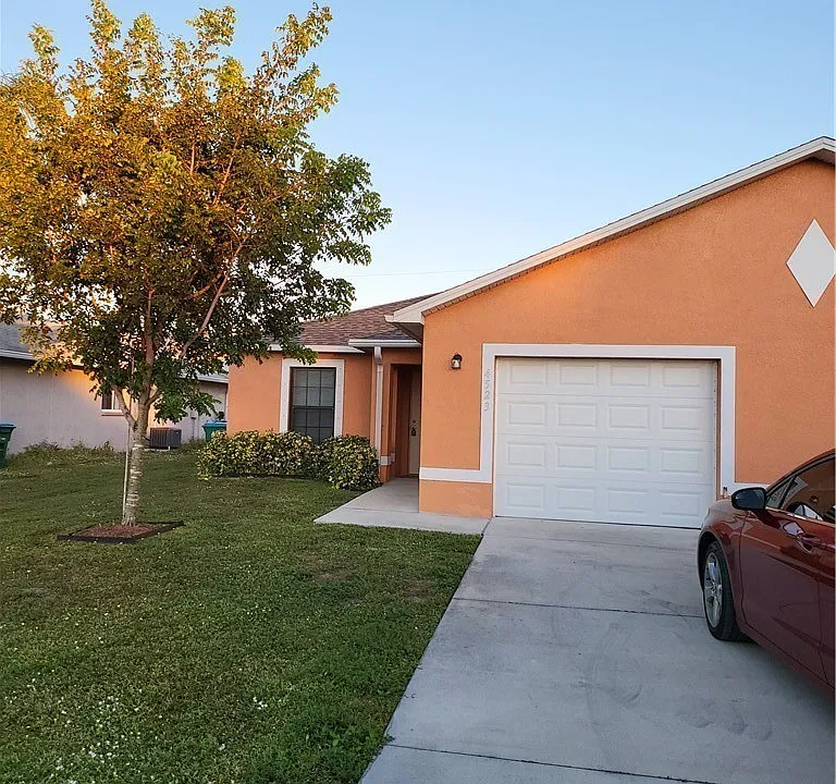 4523 SW 8th Pl