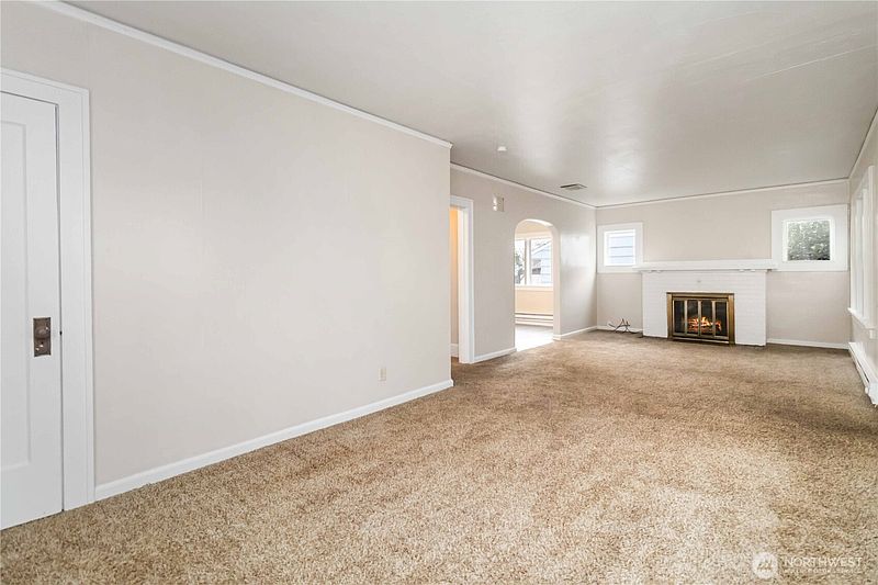 4th image of 646 23rd Avenue