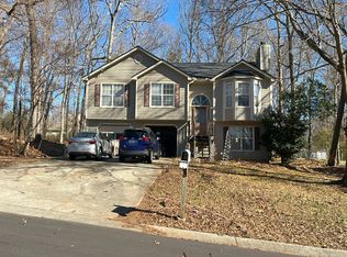 1525 Royale Castle Dr, Lawrenceville, GA 30043