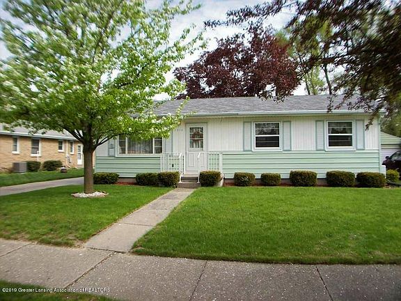 3rd image of 1316 S Briarfield Dr