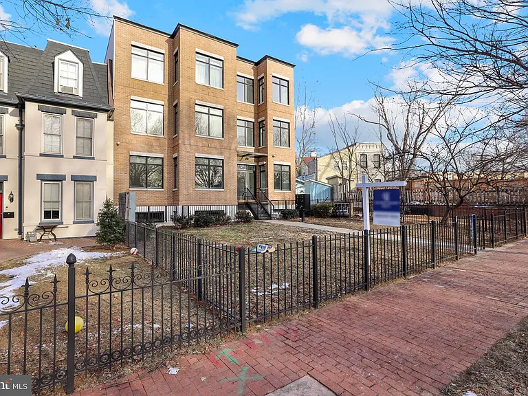 1220 Potomac Ave SE #3 — Photo 24