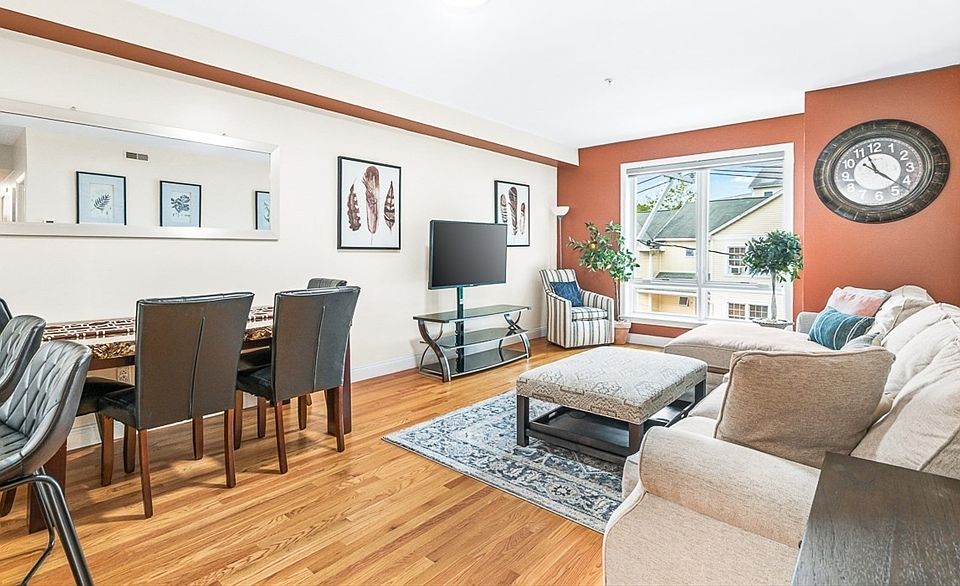1st image of 15 Guild St #302