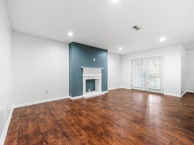 3575 Oakvale Rd