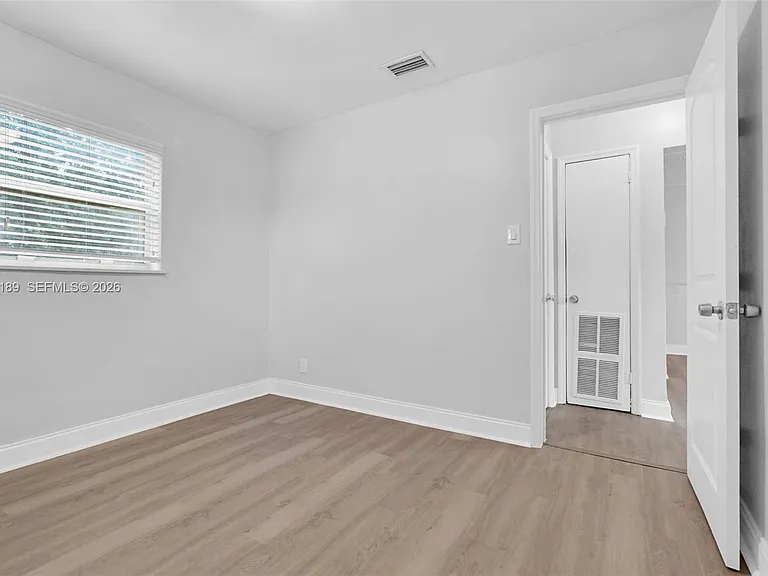 746 SW 4th St #1 — Photo 14