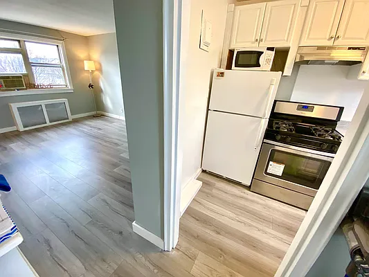 Sold by Winzone Realty Inc | media 13