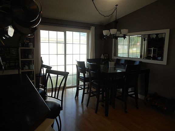 5th image of 823 E Votaw St