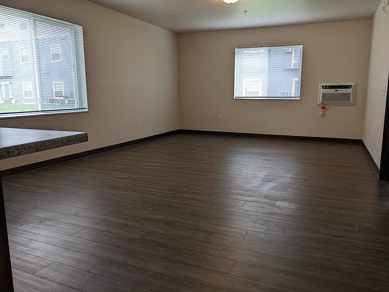 Park West apartments — Photo 27