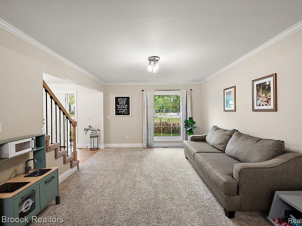 24435 Nantucket Dr, photo 13