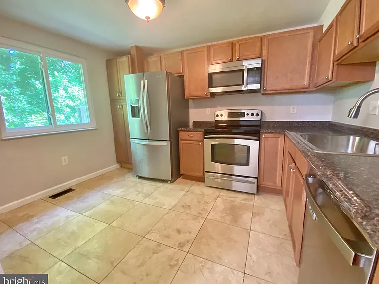 6212 Hillside Rd — Photo 8