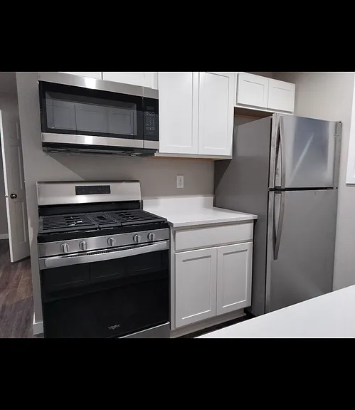 3303 E Bremer Ave — Photo 3