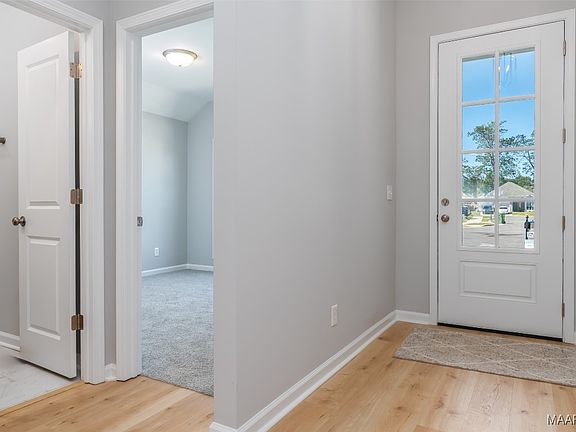 5th image of 10848 Lansbury Ct