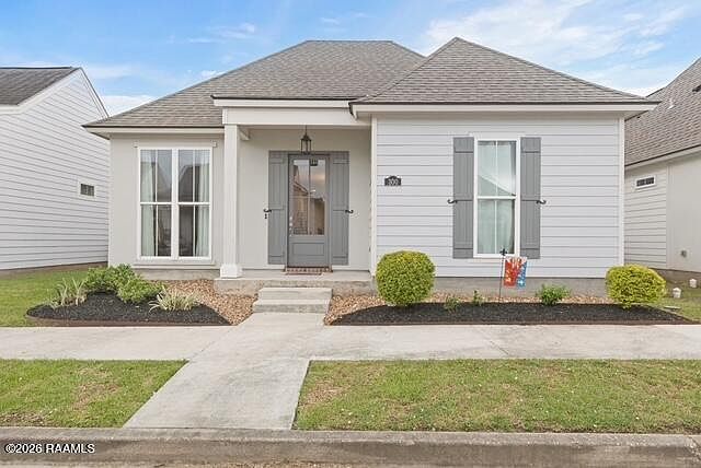 1st image of 300 Harvey Cay Ln