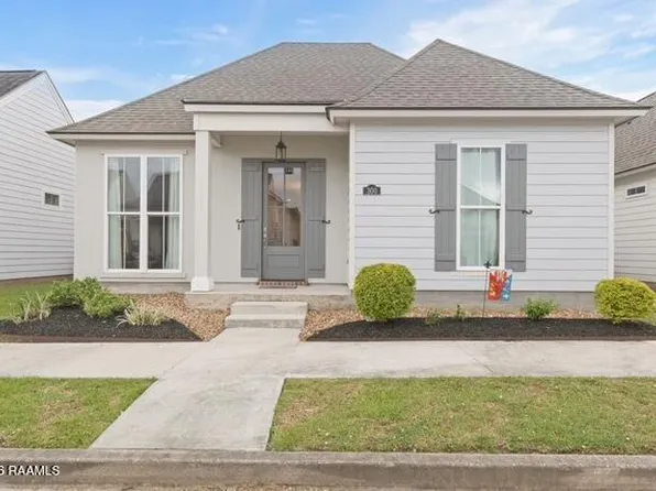 300 Harvey Cay Ln, Youngsville, LA 70592