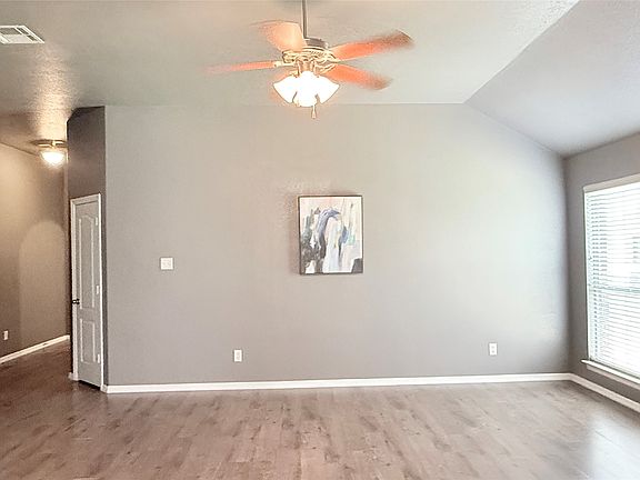 5th image of 702 Bayshore Dr