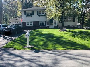 4 Ridgewood Ter, Poughkeepsie, NY 12603