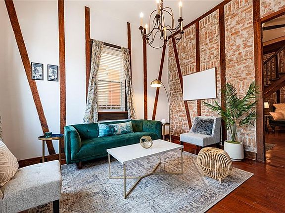 5th image of 1004 Louisa St
