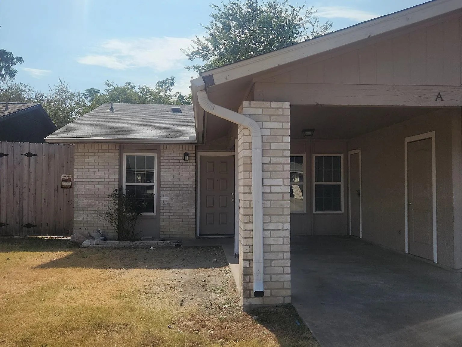 2 bed, 1.0 bath, 1768 sqft, $1,100 — Photo 1