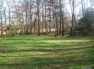 222 Gerard Rd, Yaphank, NY 11980