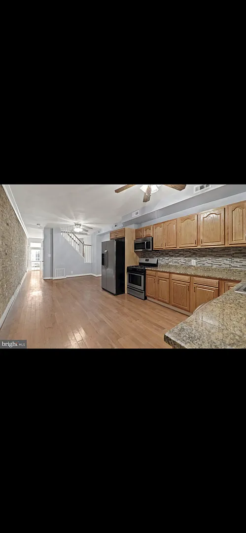 3 Bedroom 2 Bath Rowhome — Photo 3