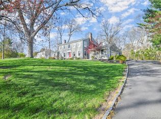 15 White Tail Ln, Trumbull, CT 06611