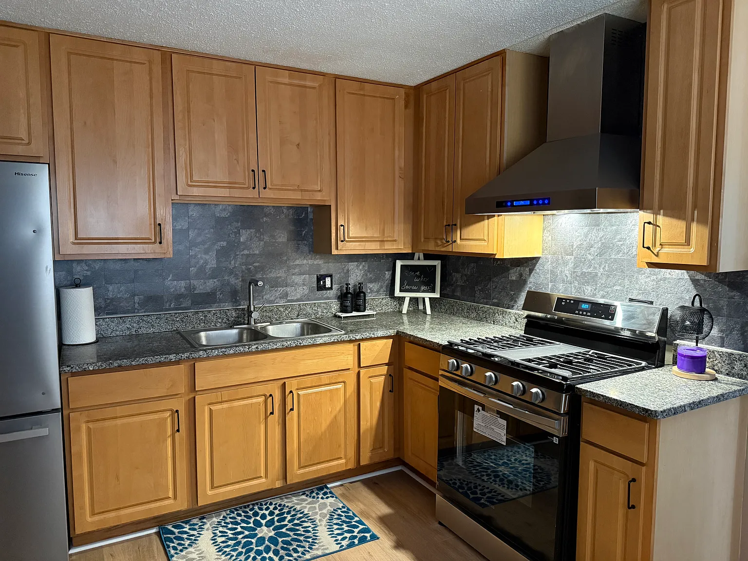 4 bed, 1136 sqft, $3,330 — Photo 4