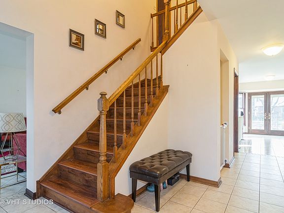 2nd image of 2609 N Chapel Hill Dr