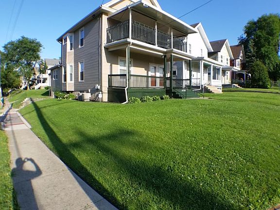 side/front Edwards rd