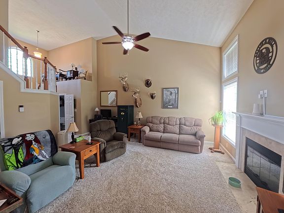 5th image of 156 Whitman Way