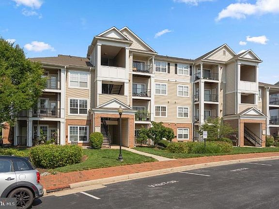 3rd image of 19601 Galway Bay Cir APT 203