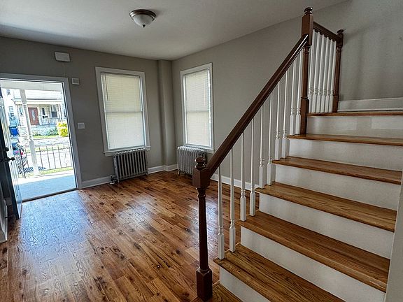 3rd image of 12 Montrose St
