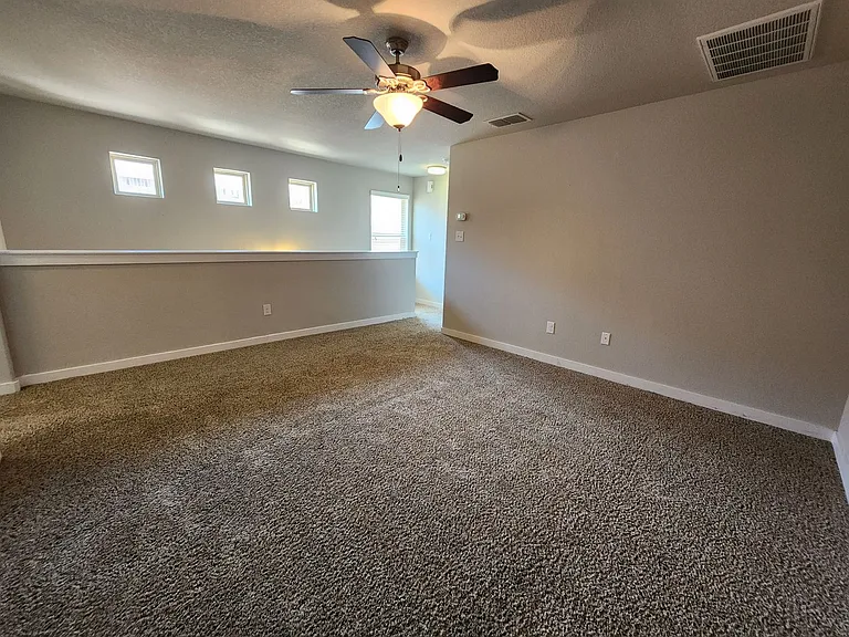 319 Creekside Curv — Photo 19