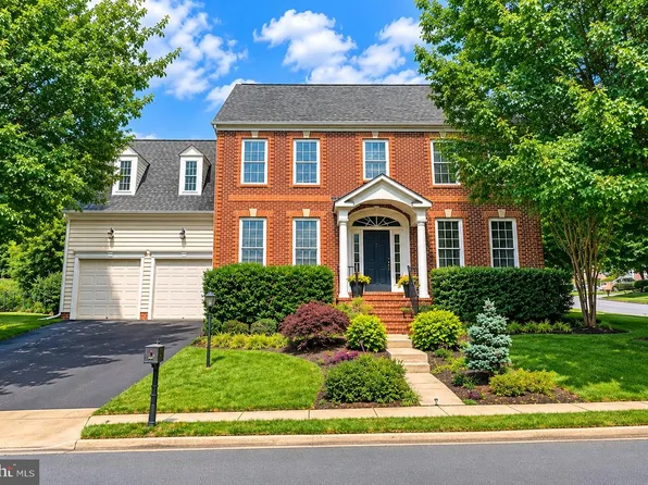 20990 Hooded Crow Dr, Leesburg, VA 20175