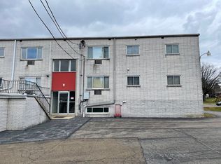 215 W 4th St APT 2, Quarryville, PA 17566