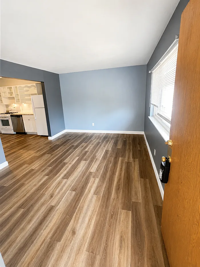 1 bed, 1.0 bath, 800 sqft, $815 — Photo 2