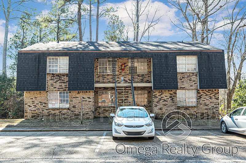 Crestmont Apartments — Photo 1
