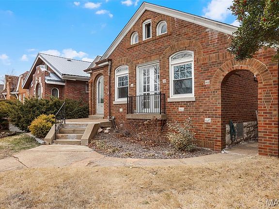2nd image of 5613 Rhodes Ave