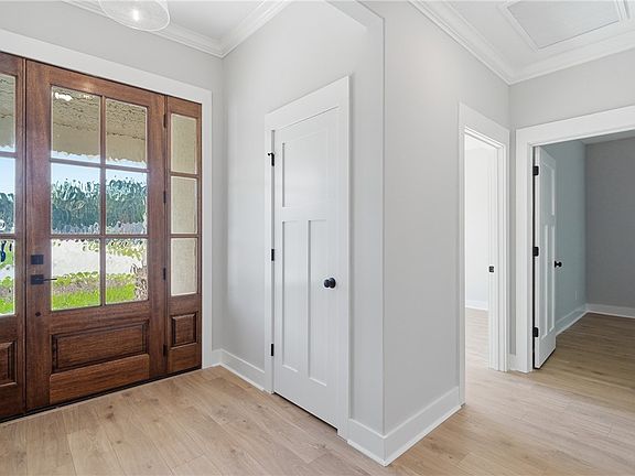 5th image of 150 Autumn Ridge Ct