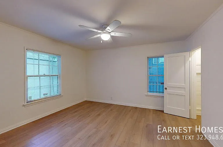 127 N Doheny Dr #1 — Photo 8