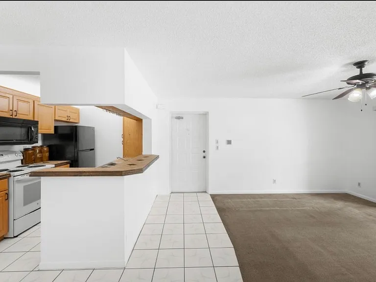 2506 SE Anchorage Cv #2 — Photo 2