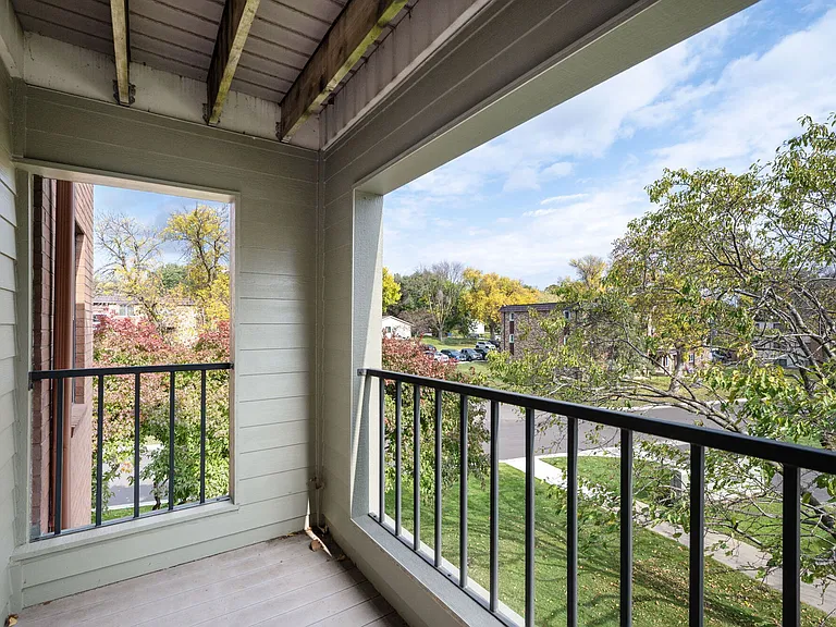 Heritage Park Apartments — Photo 9