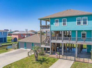 947 Wommack Dr, Crystal Beach, TX 77650
