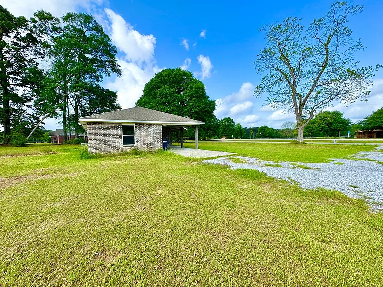 1190 Carnes Rd — Photo 40