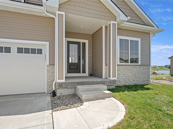 3rd image of 1609 NW Benjamin Dr