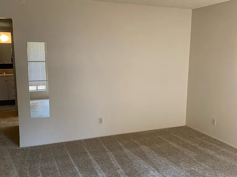 720 Adams St #10 — Photo 4