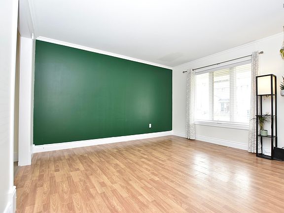 3rd image of 38 Serocco Cres