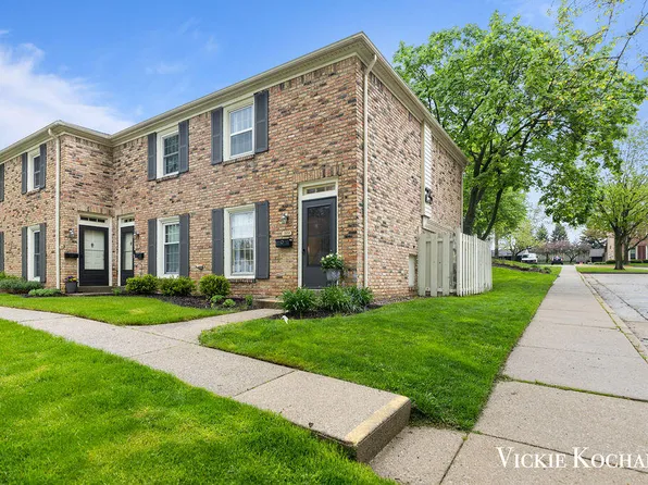 1953 Georgetown Dr SE #220, Grand Rapids, MI 49506