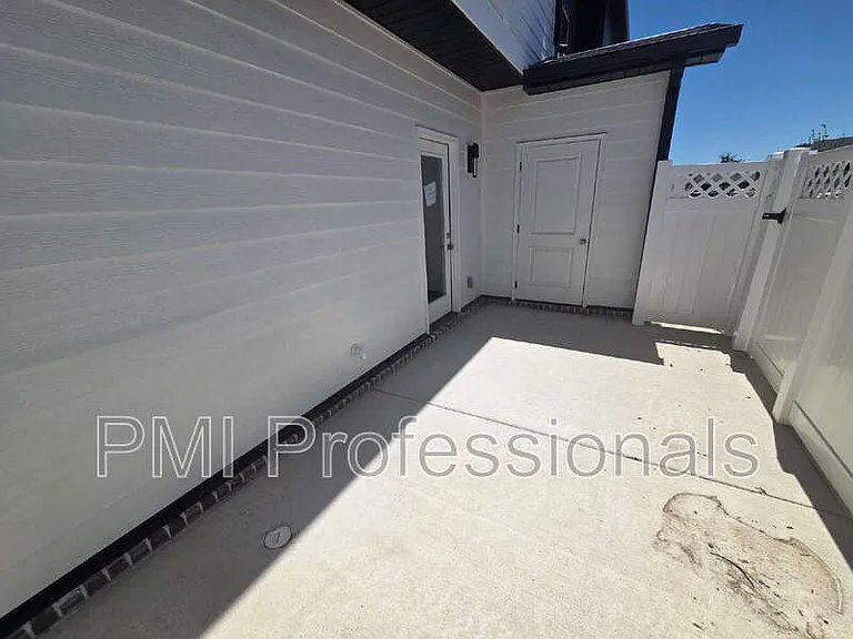 1339 Rebecca Johns Dr — Photo 19
